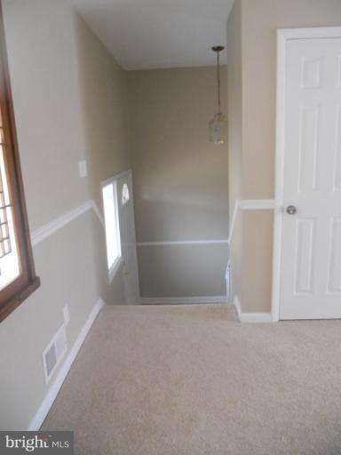 7226 Reservoir Road Springfield, VA 22150 - Photo 7 of 11 Entrance / Foyer