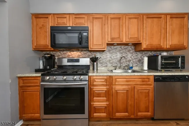 $629,900 | 2 Lincoln Place, Moonachie, NJ 07074