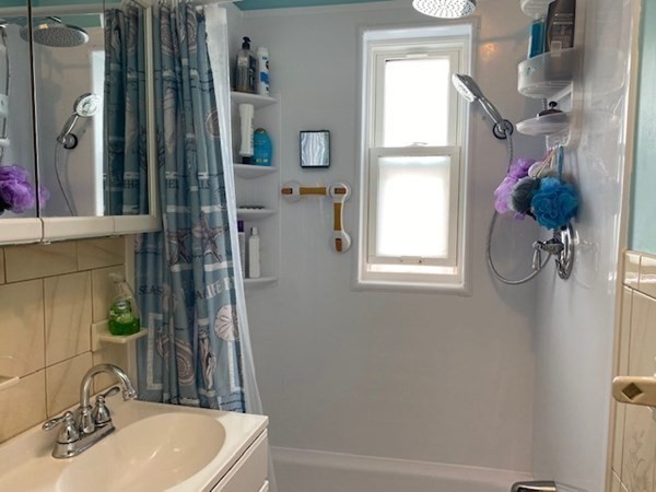 56 Chatham Road Everett, MA 02149 - Photo 14 of 32