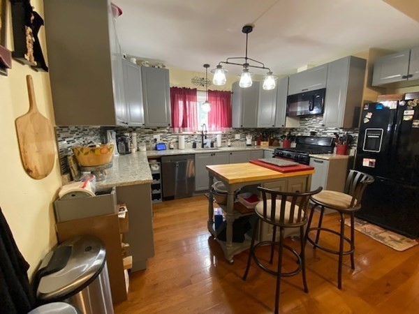 56 Chatham Road Everett, MA 02149 - Photo 3 of 32