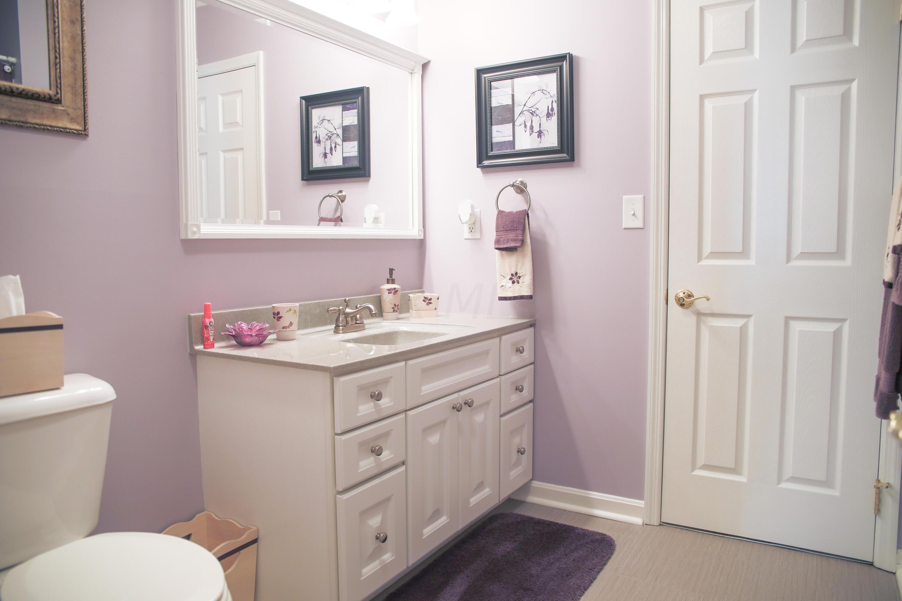 768 South Hampton Road Newark, OH 43055 - Photo 25 of 40 Full Hall bath