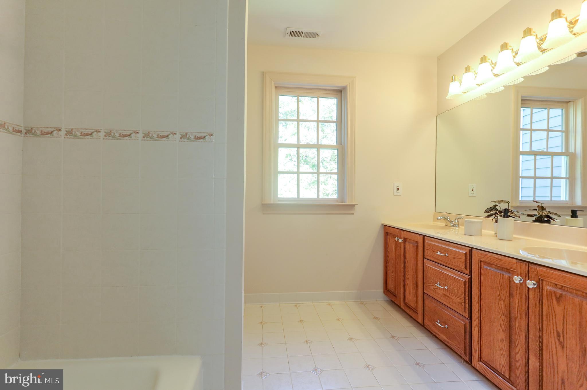 205 Fern Ridge Landenberg, PA 19350 - Photo 22 of 42 Full bath from Bedroom 1