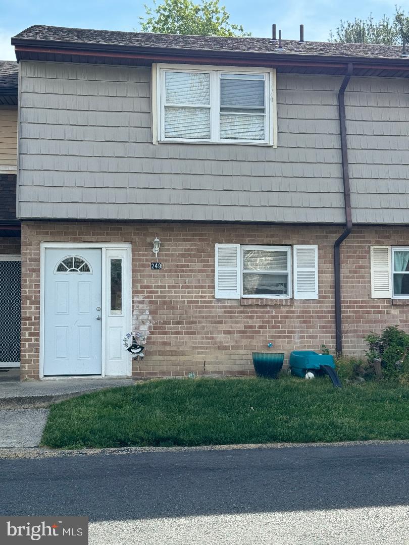 249 Via Cascata Drive Clementon, NJ 08021 - Photo 2 of 41