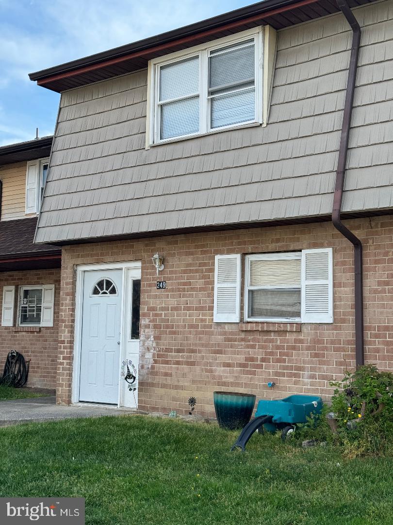 249 Via Cascata Drive Clementon, NJ 08021 - Photo 3 of 41