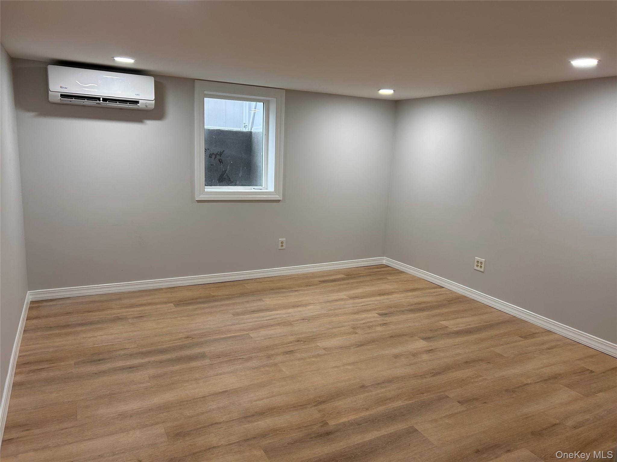 660 Great Neck Road, Unit 1 Copiague, NY 11726 - Photo 5 of 9
