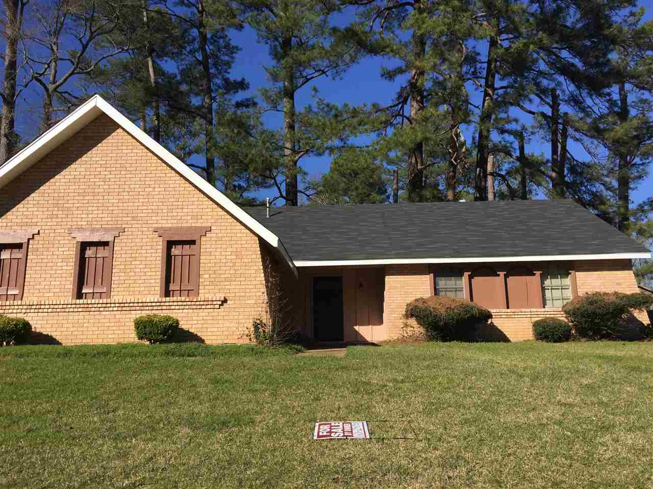 970 North Valley Falls Road Jackson, MS 39212 - Photo 1 of 11 Photo 1
