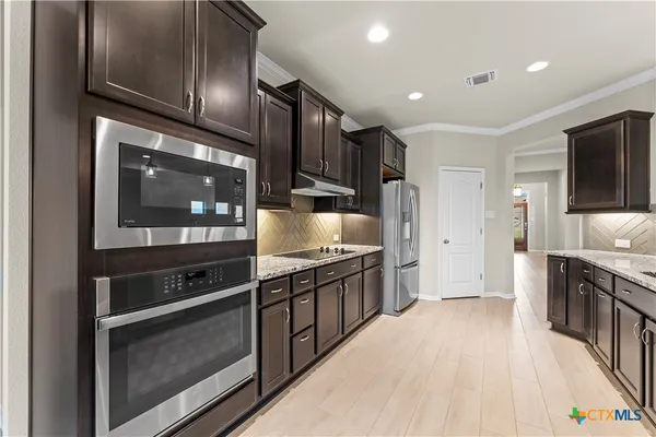 $599,950 | 213 Lasata Lane, Belton, TX 76513