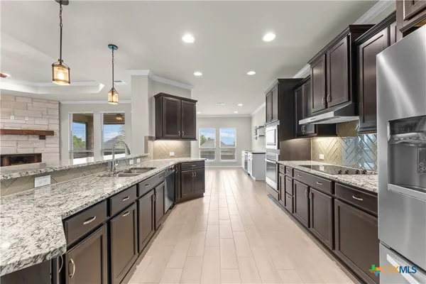 $599,950 | 213 Lasata Lane, Belton, TX 76513