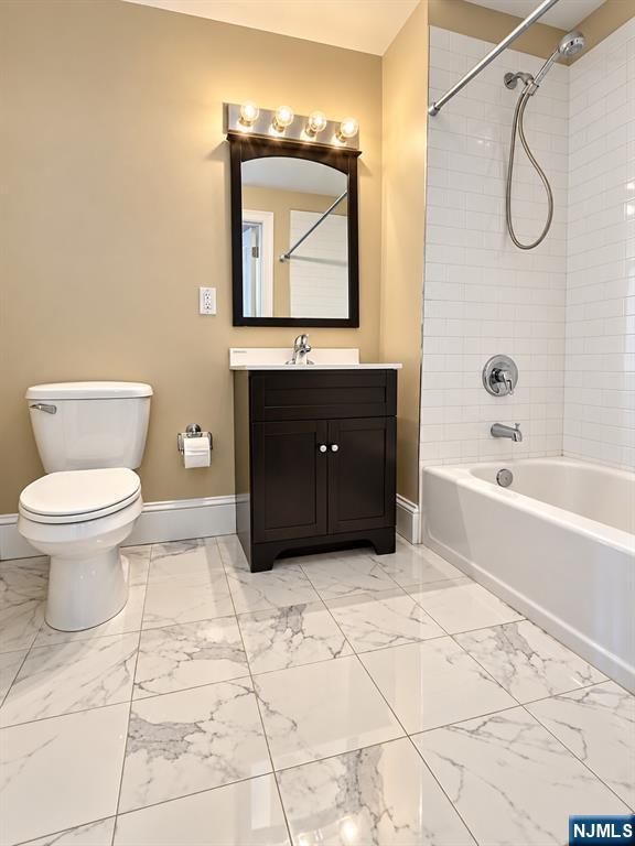 13-23 River Road, Unit 204 Fair Lawn, NJ 07410 - Photo 4 of 7 Gallery Image 4