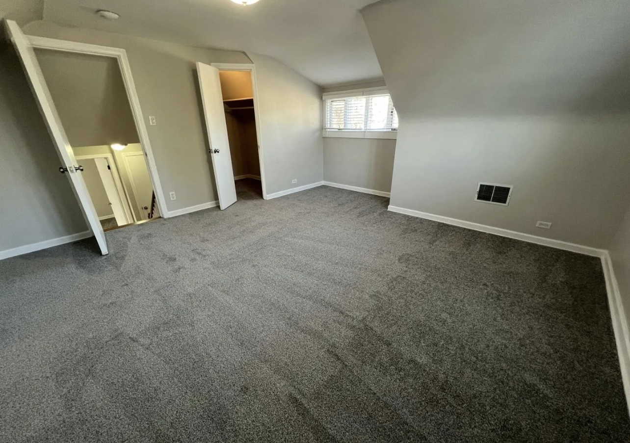 18453 Clyde Road Homewood, IL 60430 - Photo 7 of 9