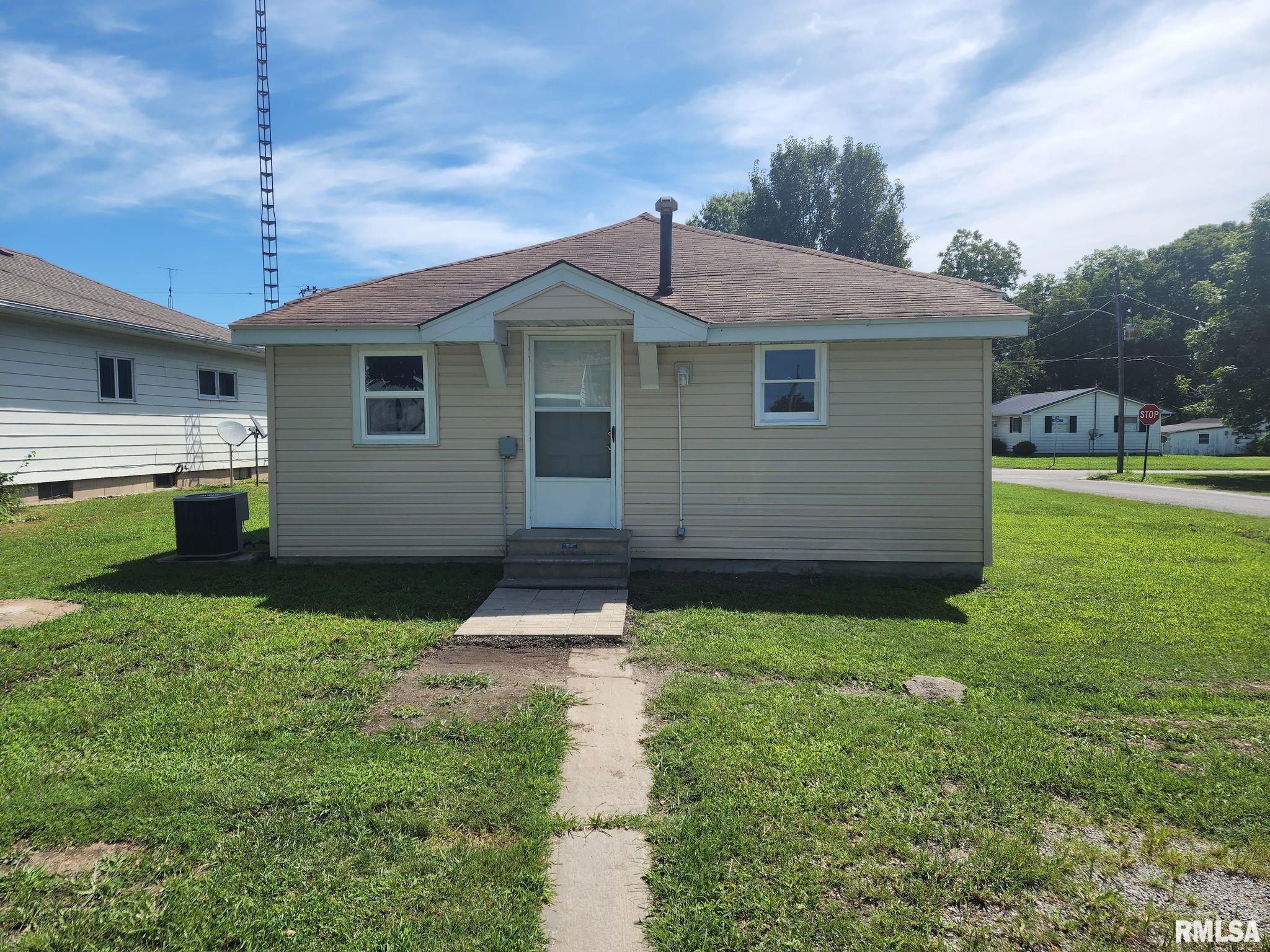 711 South Thomas Street Christopher, IL 62822 - Photo 4 of 24