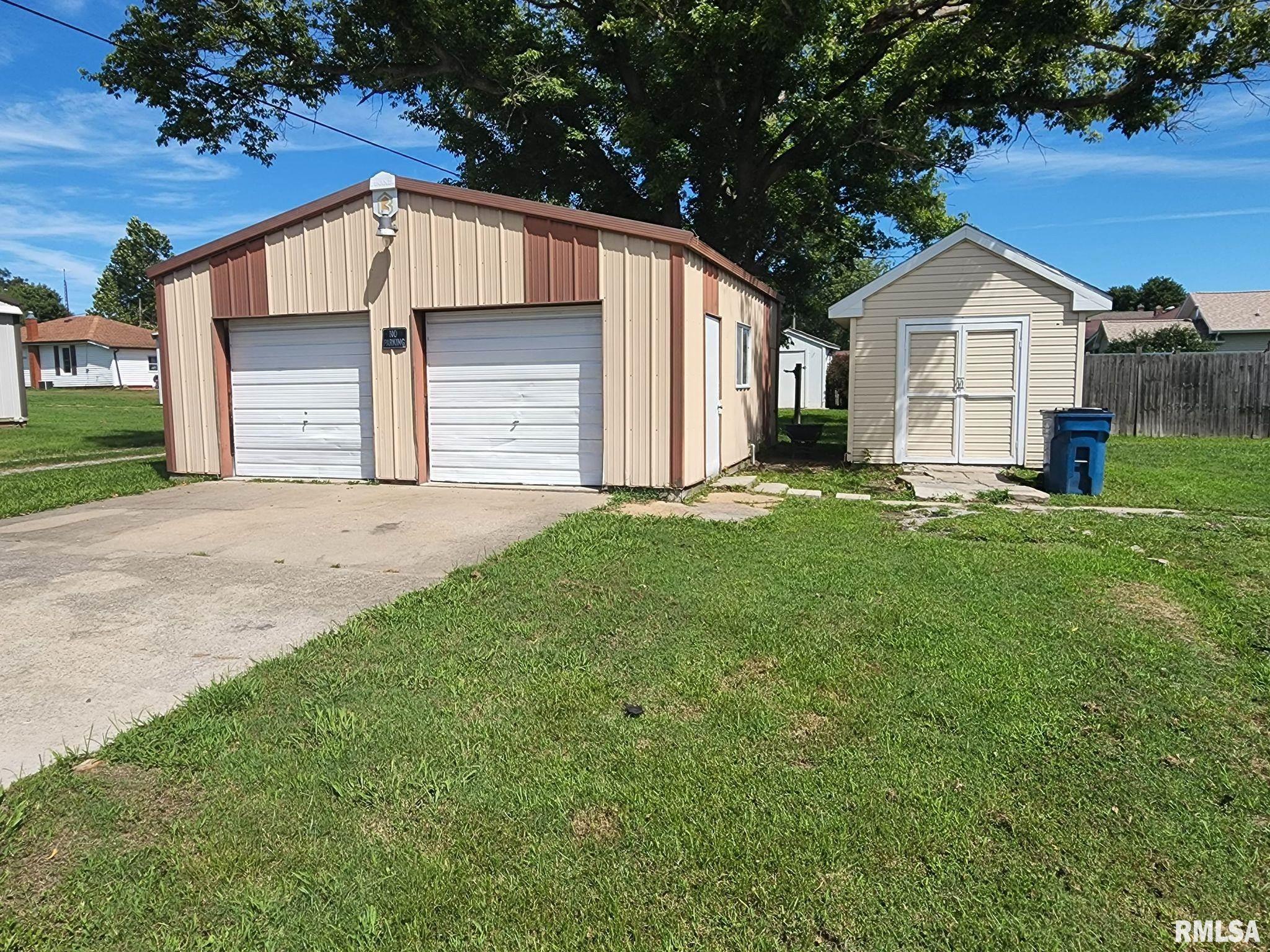 711 South Thomas Street Christopher, IL 62822 - Photo 5 of 24