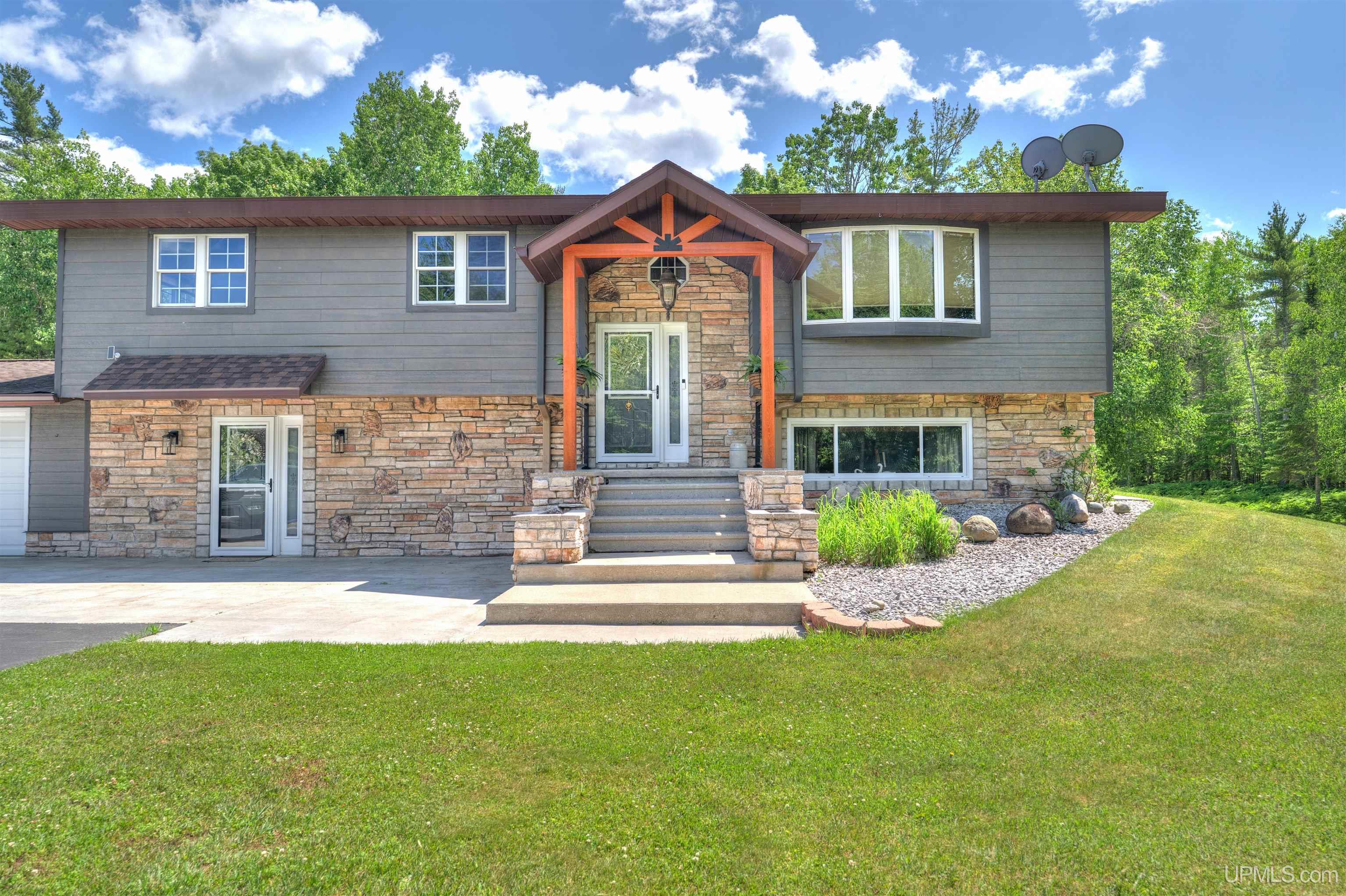 506 N East Gulliver Lake Road Gulliver, MI 49840 - Photo 31 of 46