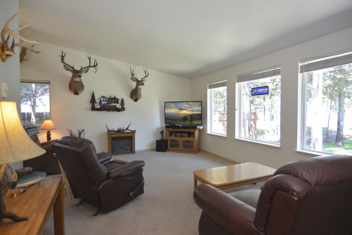 17251 Gadwall Road Bend, OR 97707 - Photo 15 of 27 16