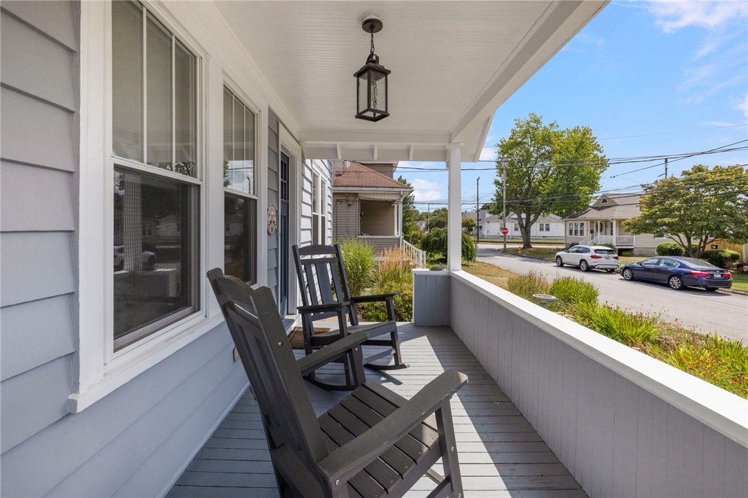 46 Windsor Road Pawtucket, RI 02861 - Photo 4 of 42