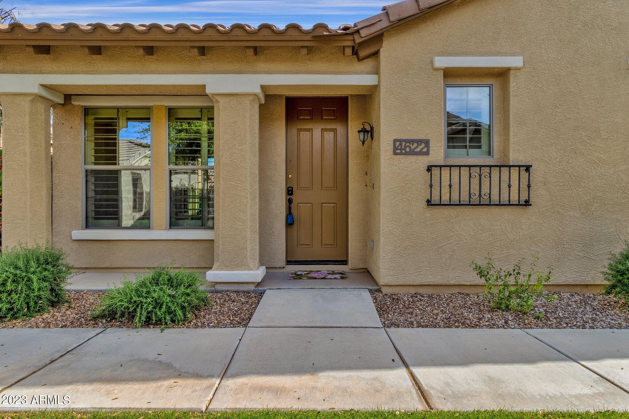 4622 East Blue Sage Road Gilbert, AZ 85297 - Photo 4 of 47 4-web-or-mls-4622-e-blue-sage-rd
