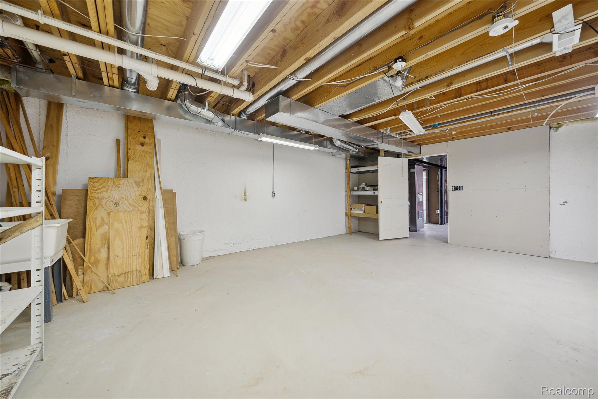 1831 Dunham Drive Rochester, MI 48306 - Photo 42 of 47 Workshop and Storage
