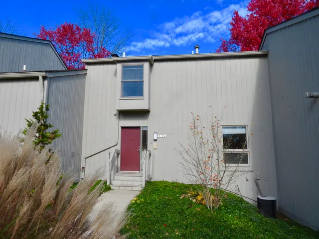 $379,900 | 2134 Overlook Court, Ann Arbor, MI 48103