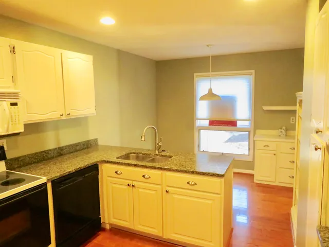 $379,900 | 2134 Overlook Court, Ann Arbor, MI 48103