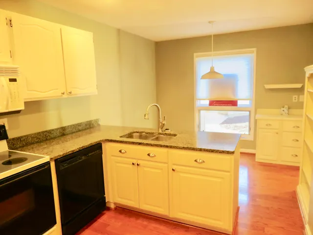 $379,900 | 2134 Overlook Court, Ann Arbor, MI 48103