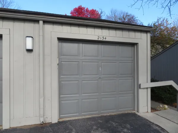 $364,900 | 2134 Overlook Court, Ann Arbor, MI 48103