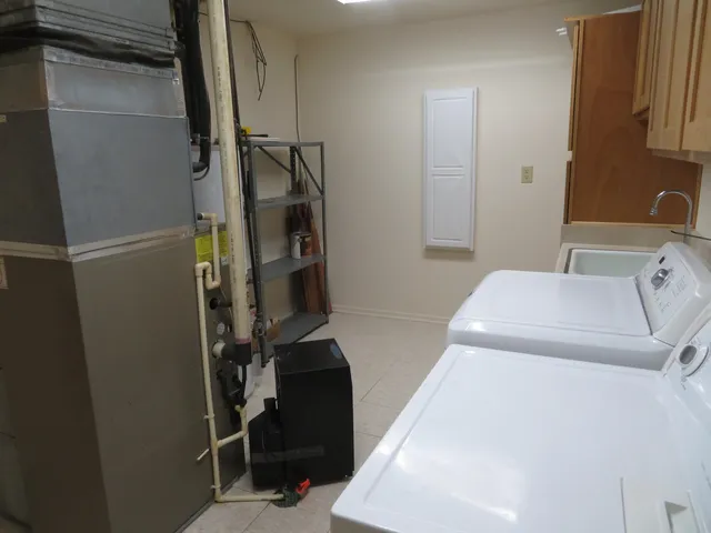 $379,900 | 2134 Overlook Court, Ann Arbor, MI 48103