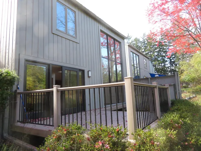 $379,900 | 2134 Overlook Court, Ann Arbor, MI 48103