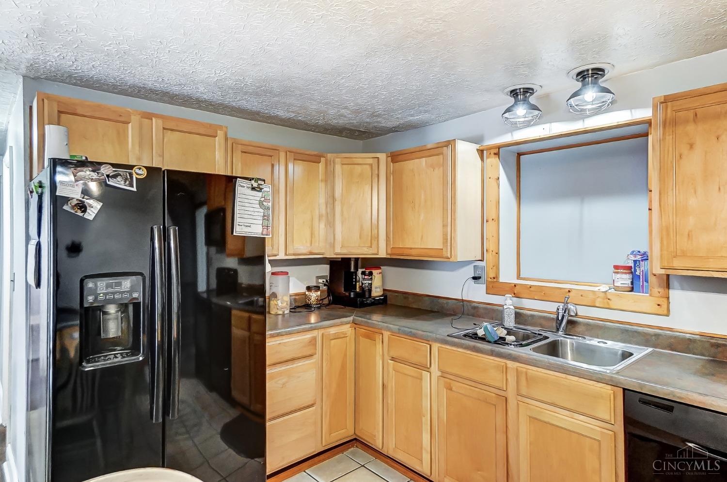 6924 Taylor Road Cincinnati, OH 45248 - Photo 8 of 27