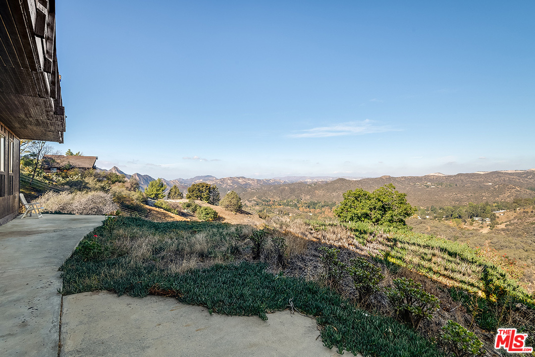 25256 Piuma Road Calabasas, CA 91302 - Photo 22 of 24 Gallery Image 22