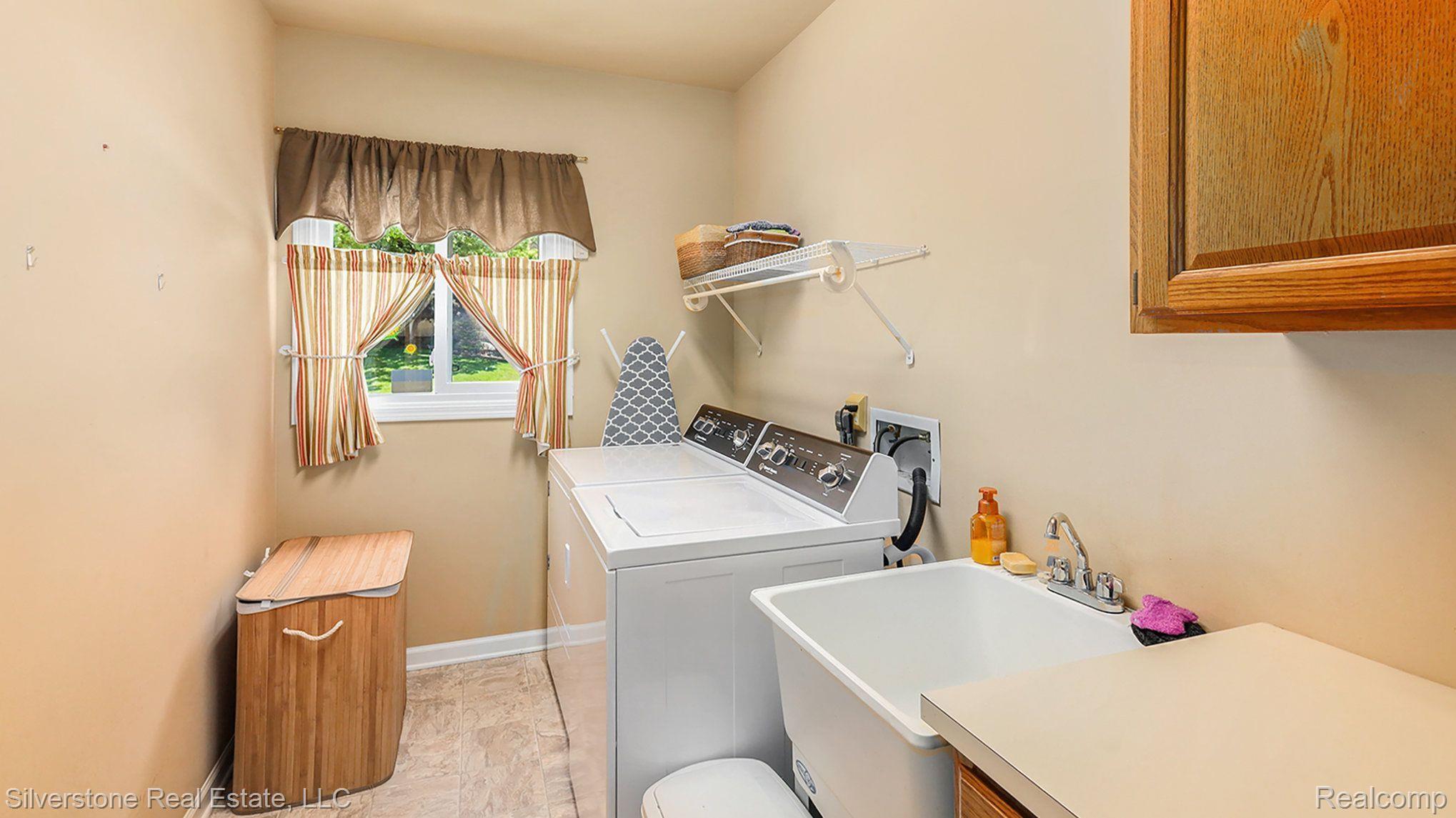 2485 Ulster Road Rochester, MI 48309 - Photo 32 of 41 Gallery Image 32