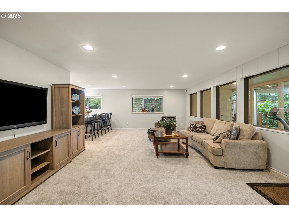 17455 Blue Heron Road Lake Oswego, OR 97034 - Photo 27 of 48 Gallery Image 27