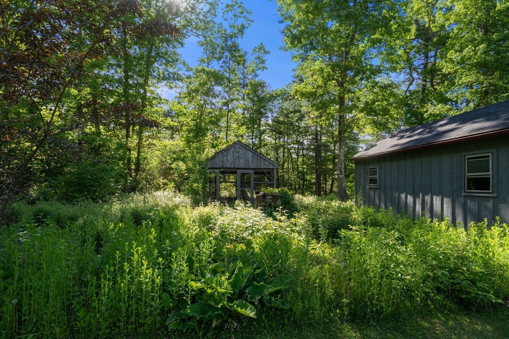 1 Leno Road Sturbridge, MA 01566 - Photo 25 of 33