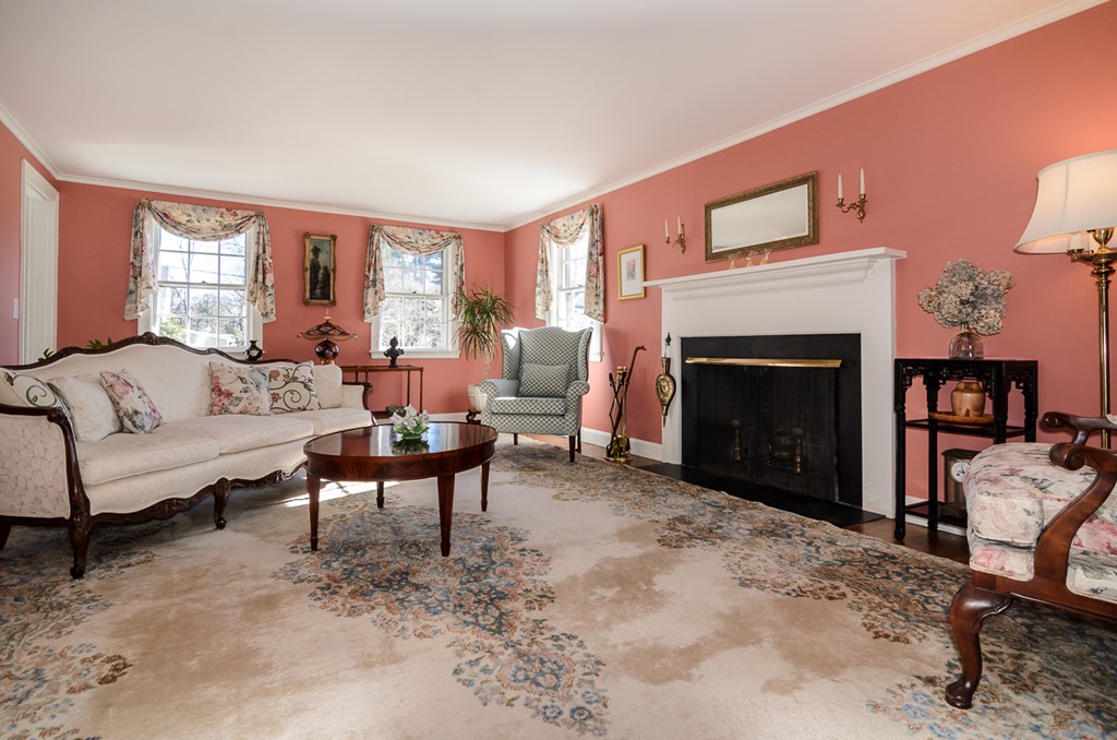 11 Winslow Road Wellesley, MA 02481 - Photo 13 of 19