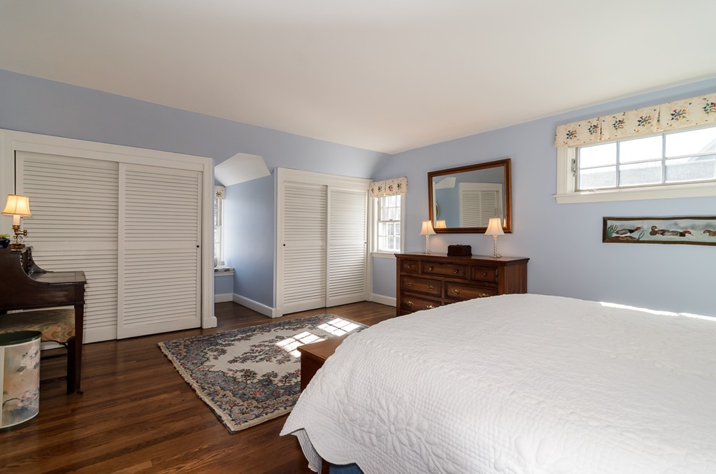 11 Winslow Road Wellesley, MA 02481 - Photo 17 of 19