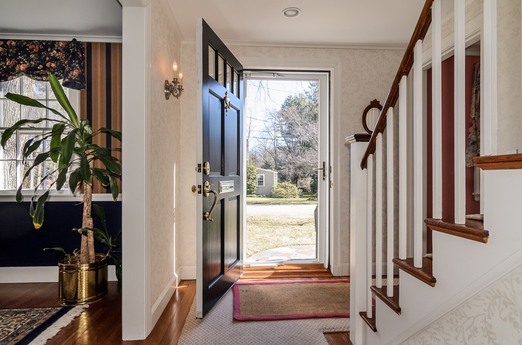 11 Winslow Road Wellesley, MA 02481 - Photo 6 of 19