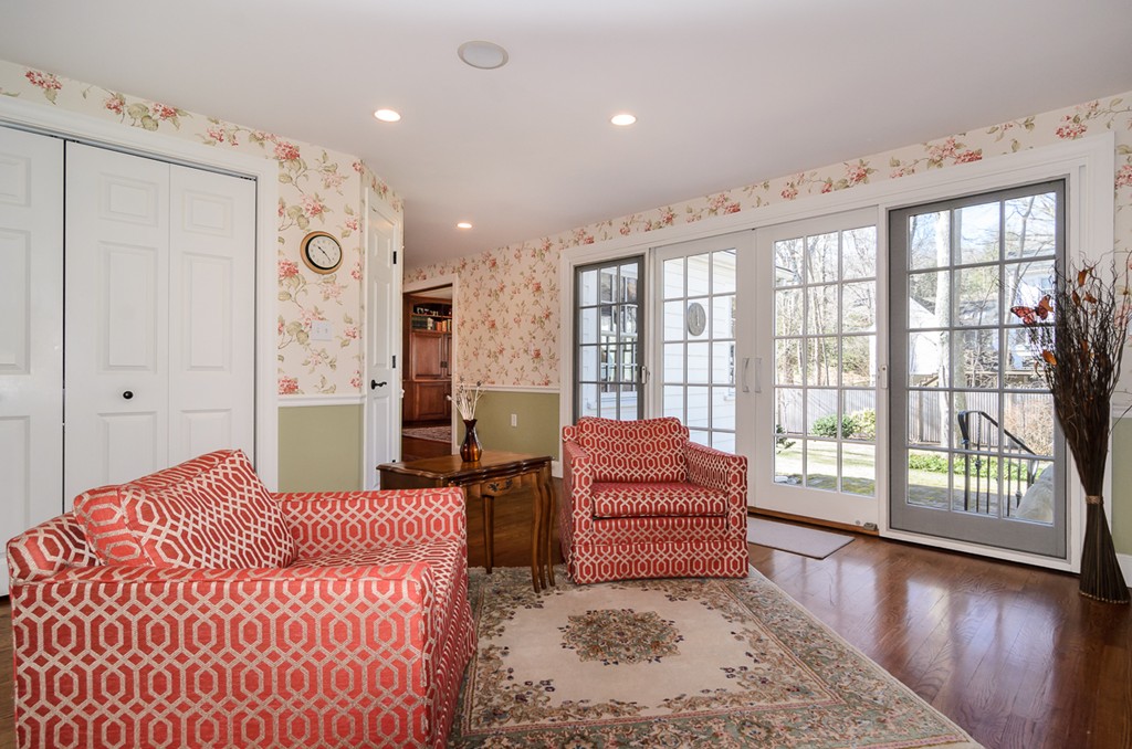 11 Winslow Road Wellesley, MA 02481 - Photo 10 of 19