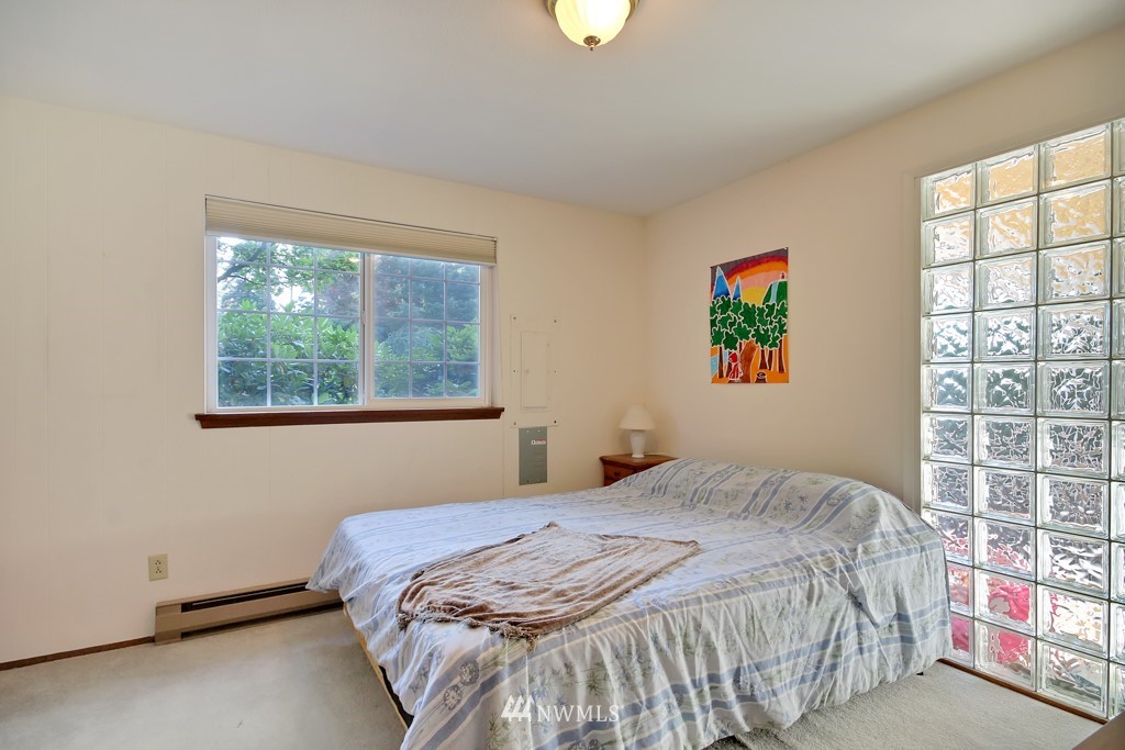 4963 Erlands Point Road Northwest Bremerton, WA 98312 - Photo 13 of 25 Gallery Image 13