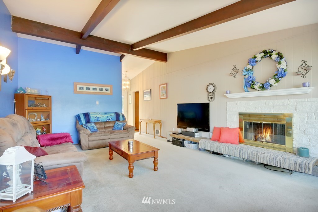 4963 Erlands Point Road Northwest Bremerton, WA 98312 - Photo 10 of 25 Gallery Image 10