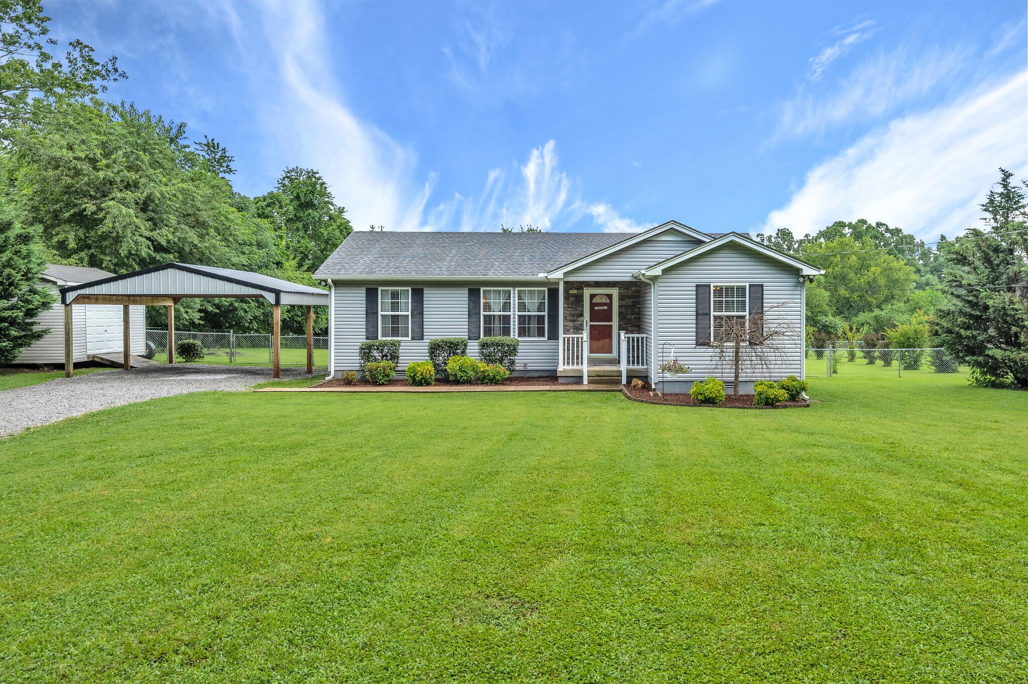 798 Hafner Road Charlotte, TN 37036 - Photo 1 of 32 Gallery Image 1