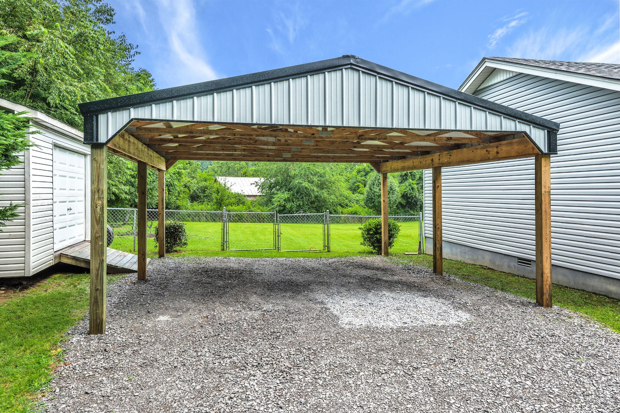 798 Hafner Road Charlotte, TN 37036 - Photo 6 of 32 Gallery Image 6