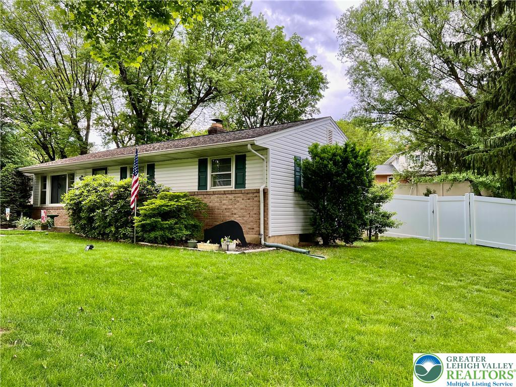 1326 Blue Barn Road Allentown, PA 18104 - Photo 5 of 32