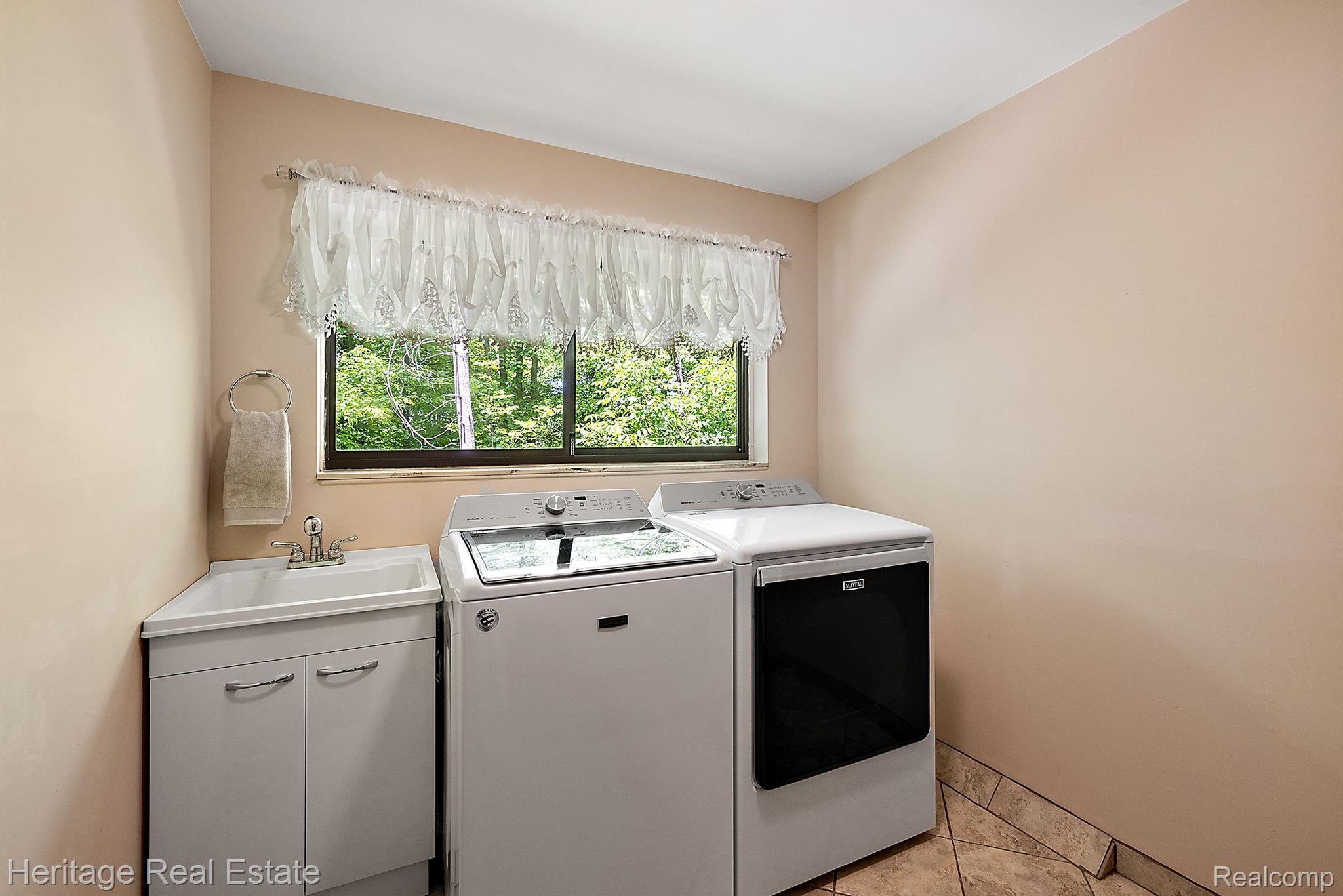 3190 West Brocker Road Metamora, MI 48455 - Photo 32 of 75 Spacious main level laundry room