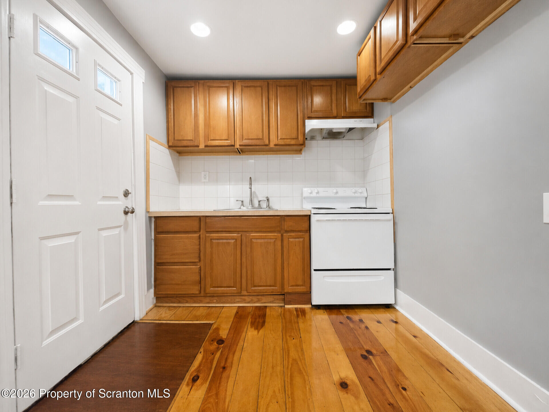 605 Spring Street, Unit 1 Hawley, PA 18428 - Photo 3 of 20 1000015839