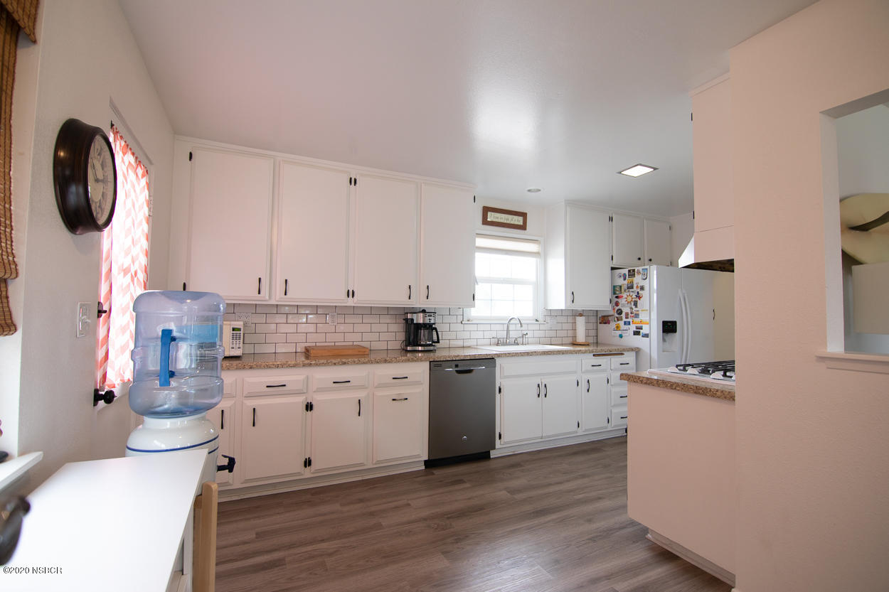 537 Mercury Avenue Lompoc, CA 93436 - Photo 4 of 13 20200727-D12A7620-2-3