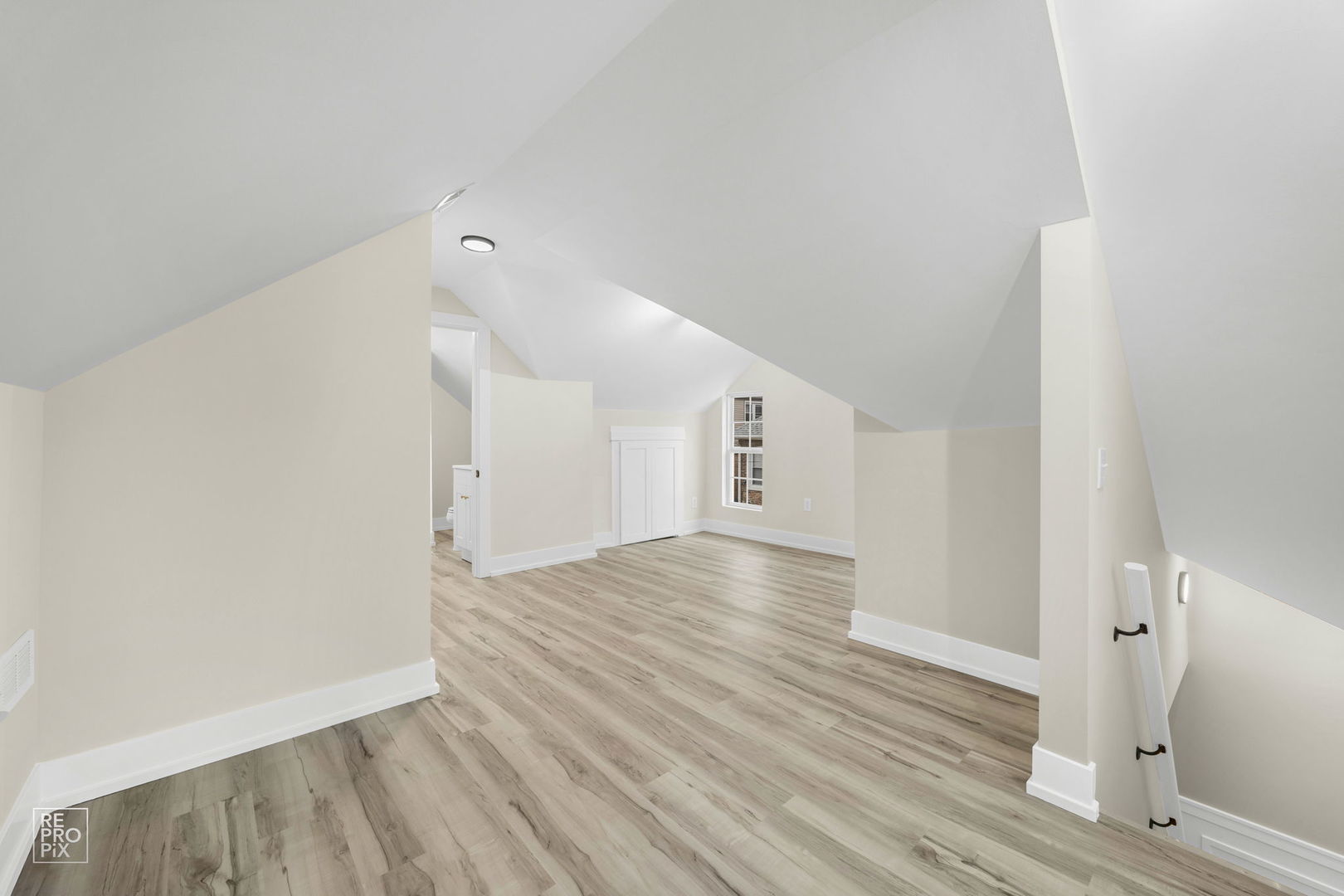 5147 Long Avenue Chicago, IL 60638 - Photo 11 of 17 a view of empty room with wooden floor