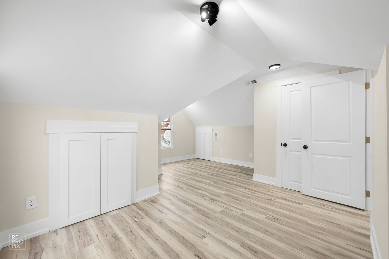 5147 Long Avenue Chicago, IL 60638 - Photo 16 of 17 a view of an empty room