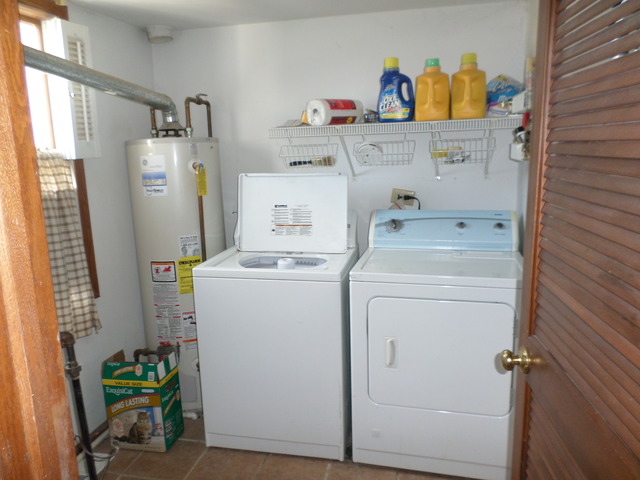 280 Eclipse Drive Carol Stream, IL 60188 - Photo 7 of 24