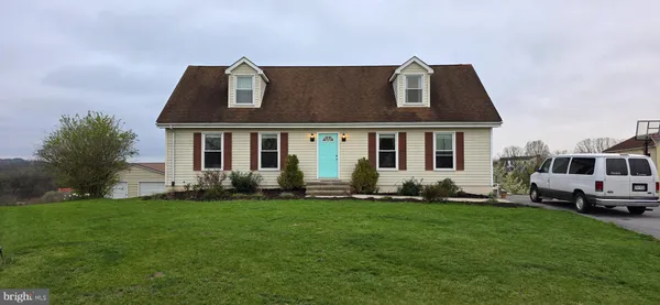 $384,900 | 94 Tulip Court, Falling Waters, WV 25419