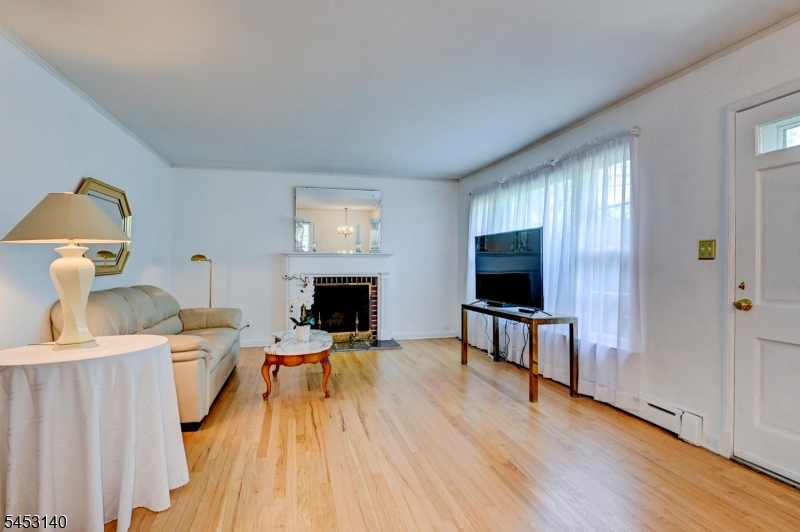 271 Summit Road Mountainside, NJ 07092 - Photo 9 of 34 Gallery Image 9