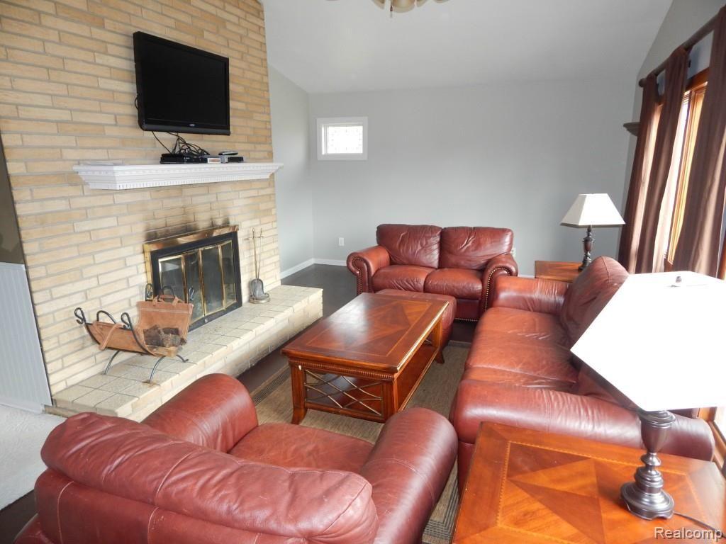 4299 Atkins Road Port Huron, MI 48060 - Photo 6 of 23 DSCN0775.jpg